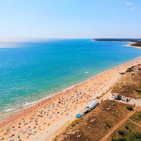 Maison Recente Avec Piscine A 15' Des Plages En Velo Le Bernard