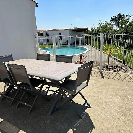 Maison Recente Avec Piscine A 15' Des Plages En Velo بيت للعطل Le Bernard