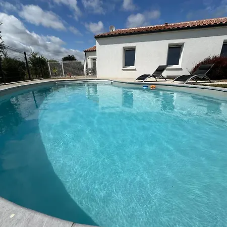 Maison Recente Avec Piscine A 15' Des Plages En Velo