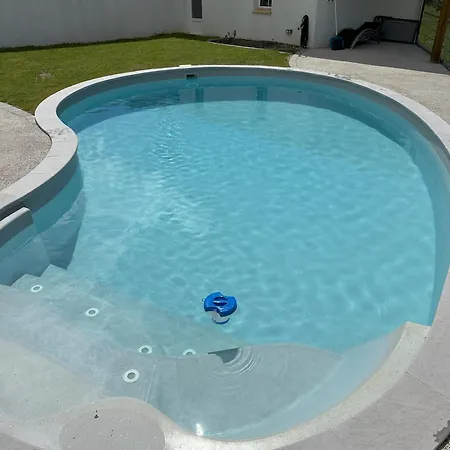 Maison Recente Avec Piscine A 15' Des Plages En Velo Le Bernard