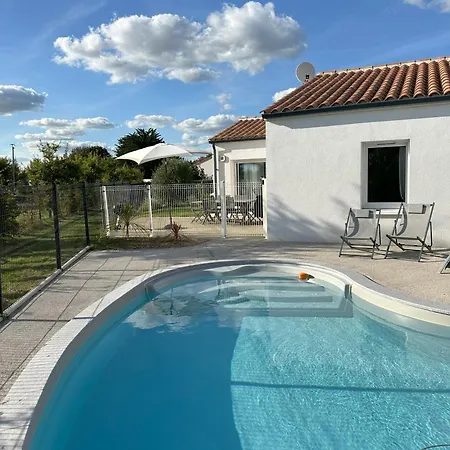 Maison Recente Avec Piscine A 15' Des Plages En Velo