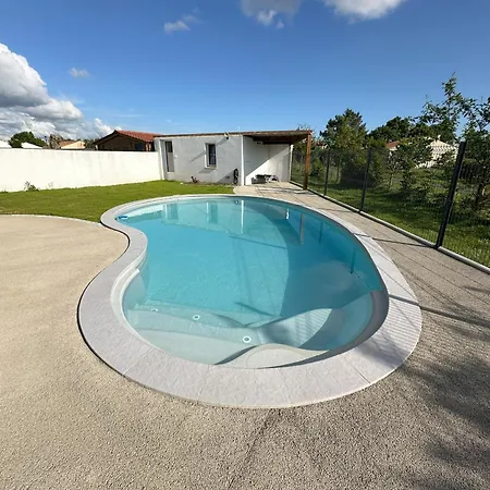 Maison Recente Avec Piscine A 15' Des Plages En Velo