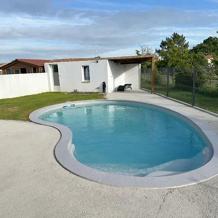 Maison Recente Avec Piscine A 15' Des Plages En Velo Le Bernard