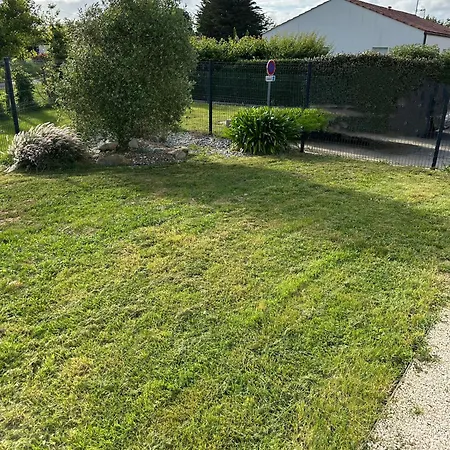 Maison Recente Avec Piscine A 15' Des Plages En Velo
