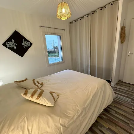 Maison Recente Avec Piscine A 15' Des Plages En Velo Holiday home *